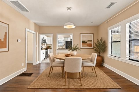 Villa ou maison à vendre à Tampa, Floride: 2 chambres, 107.21 m2 № 2428974 - photo 8