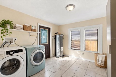 Villa ou maison à vendre à Tampa, Floride: 2 chambres, 107.21 m2 № 2428974 - photo 22