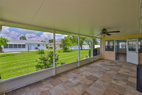 Villa ou maison à vendre à Sun City Center, Floride: 2 chambres, 188.41 m2 № 1795073 - photo 28