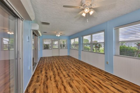 Villa ou maison à vendre à Sun City Center, Floride: 2 chambres, 188.41 m2 № 1795073 - photo 14