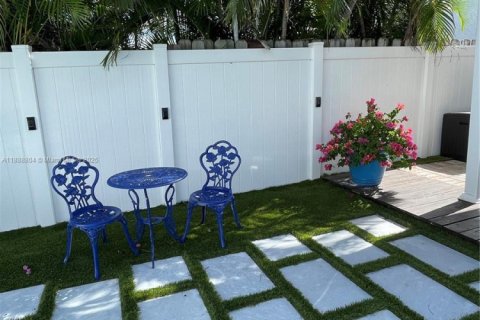 Купить виллу или дом в Холливуд, Флорида 2 спальни, 93м2, № 1942659 - фото 18