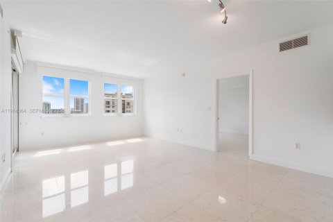 Купить кондоминиум в Авентура, Флорида 2 спальни, 116.78м2, № 2253479 - фото 12
