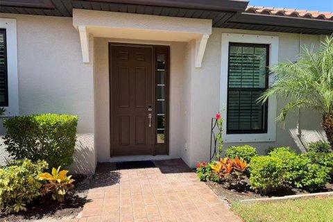 House in Bradenton, Florida 2 bedrooms, 142.42 sq.m. № 2289607