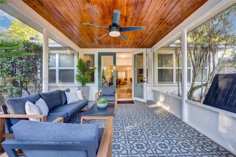 House in Davie, Florida 8 bedrooms, 261.06 sq.m. № 1812187 - photo 20
