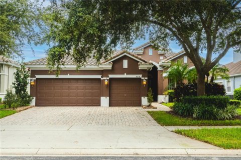 House in Orlando, Florida 4 bedrooms, 291.43 sq.m. № 1885616 - photo 2