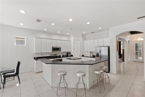 House in Orlando, Florida 4 bedrooms, 291.43 sq.m. № 1885616 - photo 8