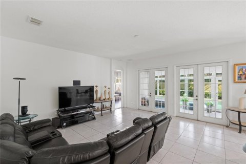 House in Orlando, Florida 4 bedrooms, 291.43 sq.m. № 1885616 - photo 7