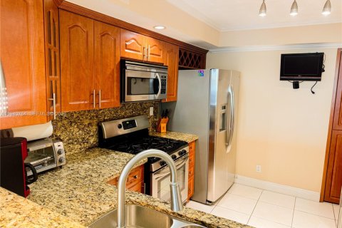 Copropriété à louer à Hallandale Beach, Floride: 2 chambres, 113.53 m2 № 1999877 - photo 4