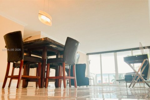 Copropriété à louer à Hallandale Beach, Floride: 2 chambres, 113.53 m2 № 1999877 - photo 7