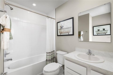 Townhouse in South Daytona, Florida 3 bedrooms, 133.97 sq.m. № 1884815 - photo 14