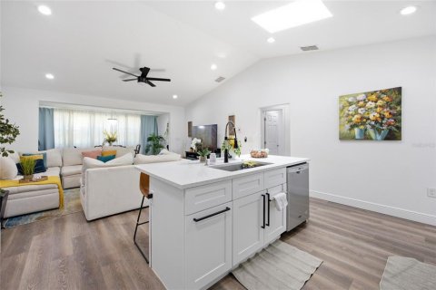 House in Ocala, Florida 3 bedrooms, 139.17 sq.m. № 2220985 - photo 21