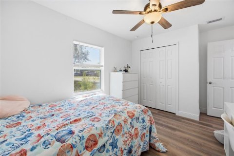House in Ocala, Florida 3 bedrooms, 139.17 sq.m. № 2220985 - photo 18