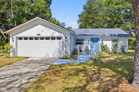 House in Ocala, Florida 3 bedrooms, 139.17 sq.m. № 2220985 - photo 2