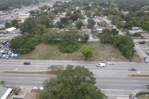 Propiedad comercial en venta en Miami, Florida № 1849046 - foto 1