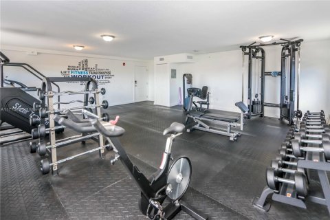 Commercial property in Miami, Florida № 1728701 - photo 23