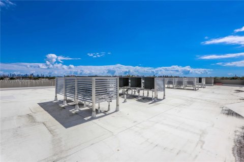 Commercial property in Miami, Florida № 1728701 - photo 26