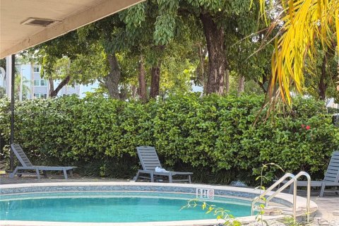 Copropriété à louer à Miami, Floride: 2 chambres, 125.42 m2 № 2432505 - photo 3