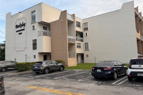 Copropriété à louer à Miami, Floride: 2 chambres, 125.42 m2 № 2432505 - photo 7