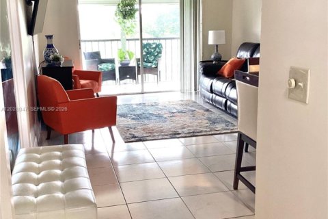 Condominio en venta en Pembroke Pines, Florida, 1 dormitorio, 74.32 m2 № 2077397 - foto 8