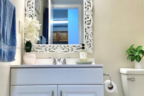 Condominio en venta en Pembroke Pines, Florida, 1 dormitorio, 74.32 m2 № 2077397 - foto 9