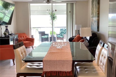 Condominio en venta en Pembroke Pines, Florida, 1 dormitorio, 74.32 m2 № 2077397 - foto 12