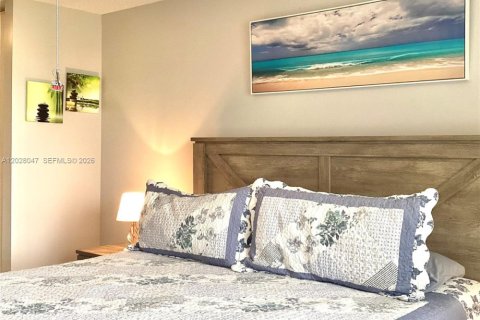 Condominio en venta en Pembroke Pines, Florida, 1 dormitorio, 74.32 m2 № 2077397 - foto 19
