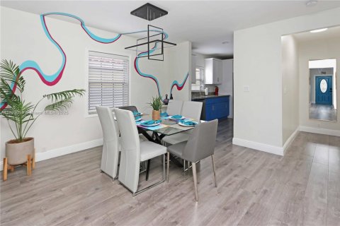 Casa en venta en Hollywood, Florida, 3 dormitorios, 139.35 m2 № 1685664 - foto 10