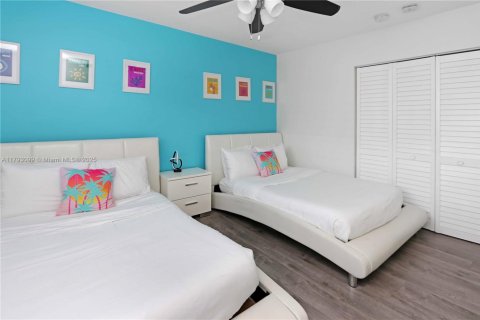 Casa en venta en Hollywood, Florida, 3 dormitorios, 139.35 m2 № 1685664 - foto 16