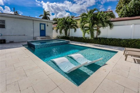Casa en venta en Hollywood, Florida, 3 dormitorios, 139.35 m2 № 1685664 - foto 29