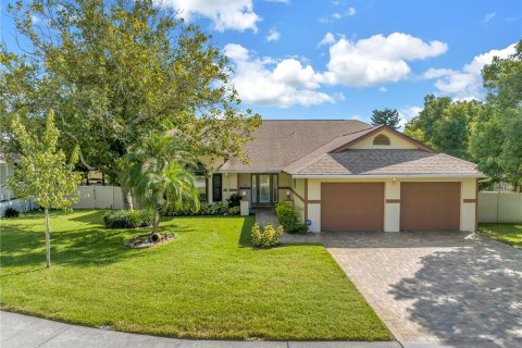 Villa ou maison à Seminole, Floride 4 chambres, 232.26 m2 № 2425827