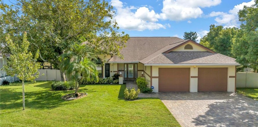 Casa en Seminole, Florida 4 dormitorios, 232.26 m2 № 2425827