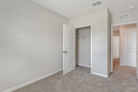 Townhouse in Lakewood Ranch, Florida 3 bedrooms, 136.01 sq.m. № 1906045 - photo 23