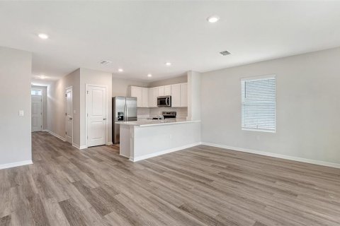 Townhouse in Lakewood Ranch, Florida 3 bedrooms, 136.01 sq.m. № 1906045 - photo 12