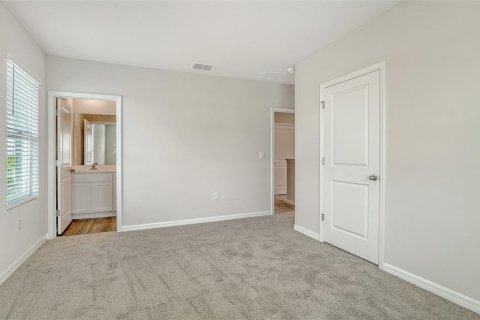 Townhouse in Lakewood Ranch, Florida 3 bedrooms, 136.01 sq.m. № 1906045 - photo 17