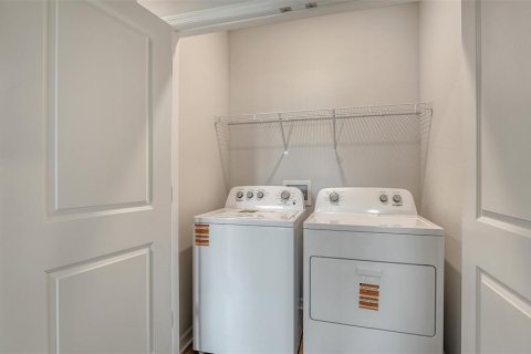 Townhouse in Lakewood Ranch, Florida 3 bedrooms, 136.01 sq.m. № 1906045 - photo 27