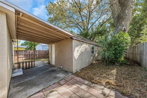 House in Saint Petersburg, Florida 2 bedrooms, 62.43 sq.m. № 2099637 - photo 4