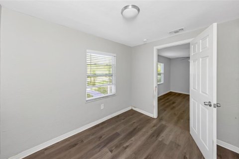 House in Saint Petersburg, Florida 2 bedrooms, 62.43 sq.m. № 2099637 - photo 17