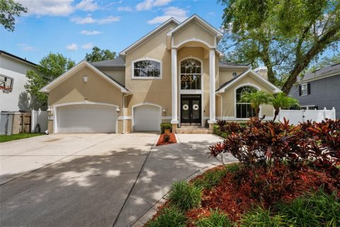 House in Tampa, Florida 5 bedrooms, 370.12 sq.m. № 1690620 - photo 2