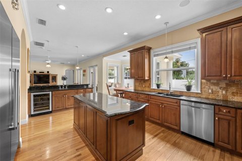 House in Tampa, Florida 5 bedrooms, 370.12 sq.m. № 1690620 - photo 17