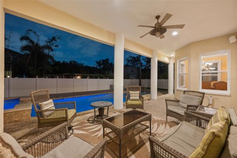 House in Tampa, Florida 5 bedrooms, 370.12 sq.m. № 1690620 - photo 9
