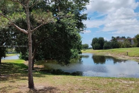 Condo in Davie, Florida, 2 bedrooms  № 1996179 - photo 4