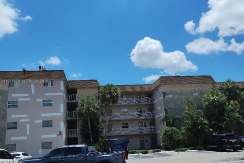 Condo in Davie, Florida, 2 bedrooms  № 1996179 - photo 8