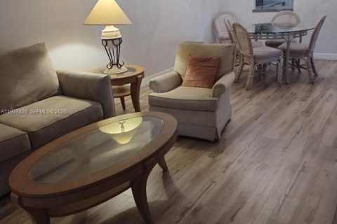Condo in Davie, Florida, 2 bedrooms  № 1996179 - photo 3