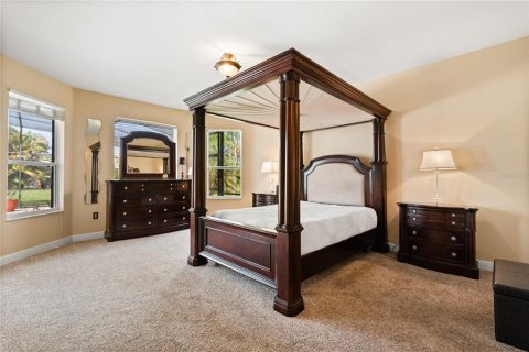 House in Kissimmee, Florida 6 bedrooms, 339.19 sq.m. № 1751515 - photo 14
