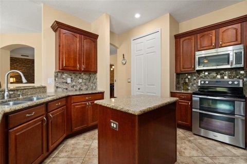 House in Kissimmee, Florida 6 bedrooms, 339.19 sq.m. № 1751515 - photo 13