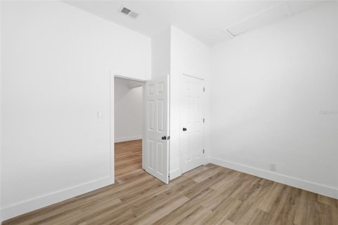 House in Tampa, Florida 3 bedrooms, 92.16 sq.m. № 2114605 - photo 22