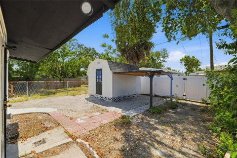 House in Tampa, Florida 3 bedrooms, 92.16 sq.m. № 2114605 - photo 28