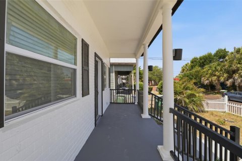 House in Tampa, Florida 3 bedrooms, 92.16 sq.m. № 2114605 - photo 4