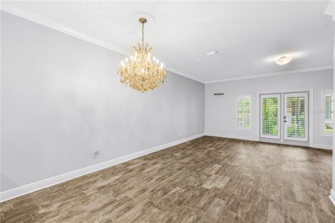 Townhouse in Saint Petersburg, Florida 3 bedrooms, 184.88 sq.m. № 2104934 - photo 9