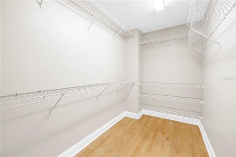 Townhouse in Saint Petersburg, Florida 3 bedrooms, 184.88 sq.m. № 2104934 - photo 20